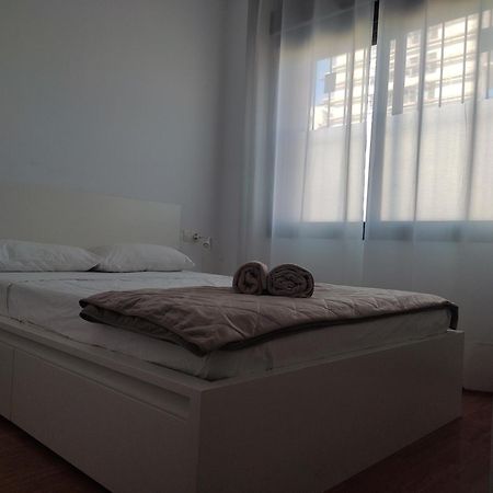 Ap4Us B1 - Apartment For Us - Sightseeing & Beach Near To Barcelona Badalona Bagian luar foto