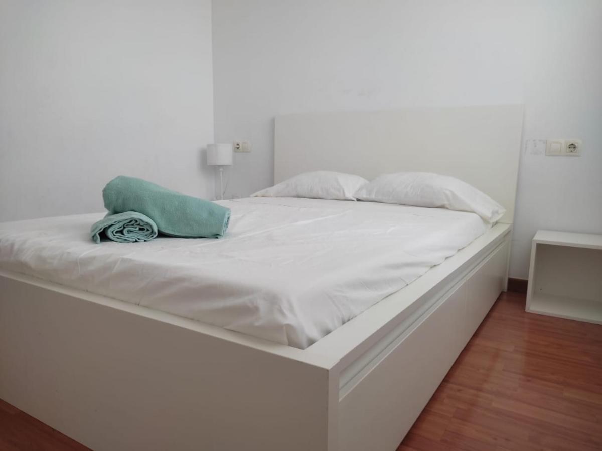 Ap4Us B1 - Apartment For Us - Sightseeing & Beach Near To Barcelona Badalona Bagian luar foto