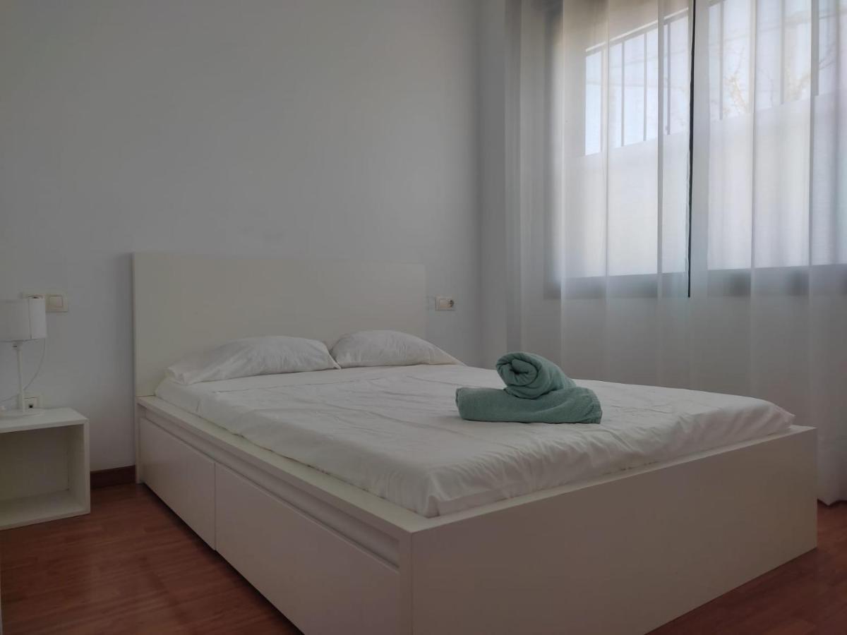 Ap4Us B1 - Apartment For Us - Sightseeing & Beach Near To Barcelona Badalona Bagian luar foto